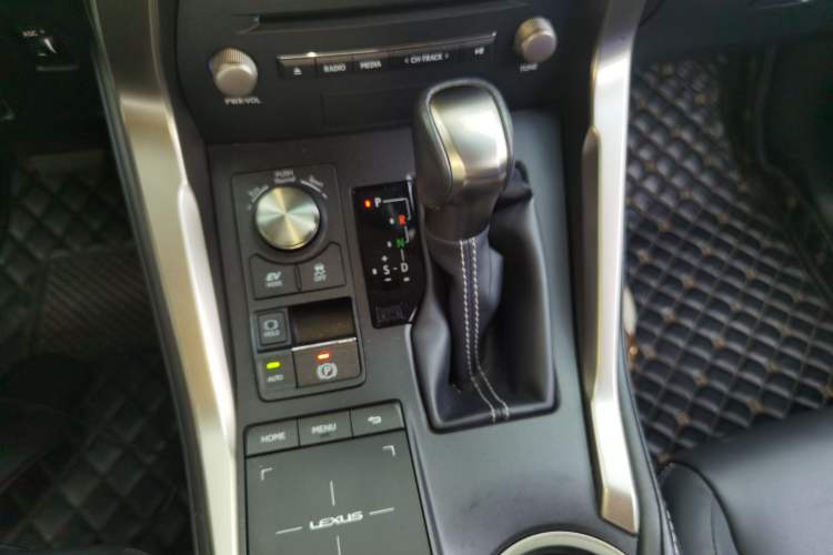 Used Lexus NX 2018 300h Front-Wheel-Drive FENGSHANG Version China V Emission Standard Gear Lever