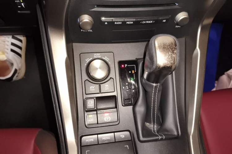 Used Lexus NX 2018 300h Front-Wheel-Drive FENGSHANG Version China V Emission Standard Gear Lever