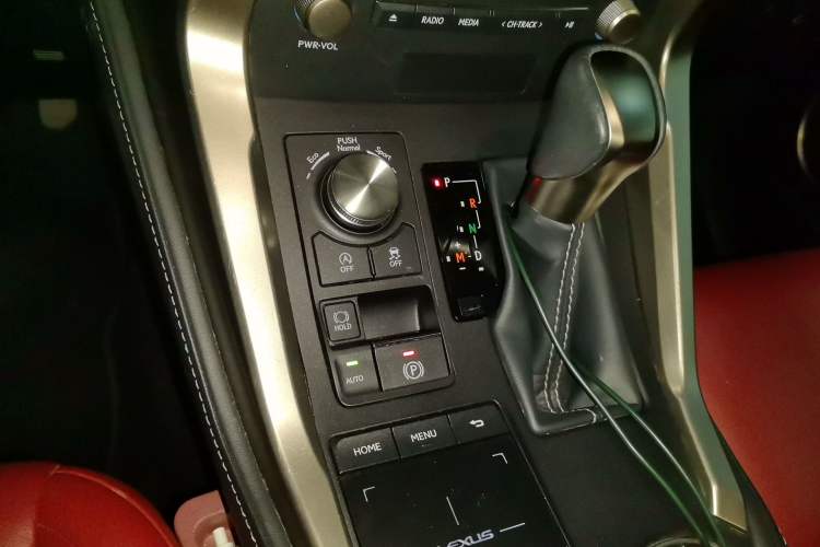 Used Lexus NX 2018 200 Front-Wheel-Drive X-Trail Version China V Standard Gear Lever