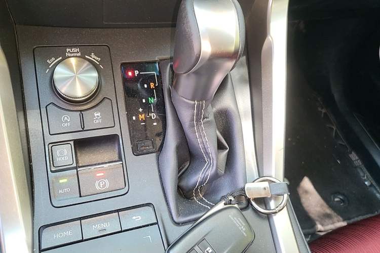 Used Lexus NX 2018 200 Front-Wheel-Drive Xingxing Edition China VI Standard Gear Lever