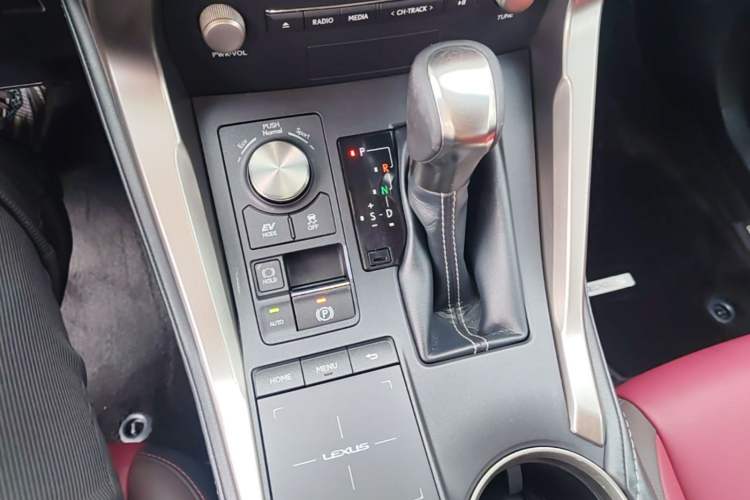 Used Lexus NX 2018 300h Front-Wheel-Drive FENGSHANG Version China V Emission Standard Gear Lever