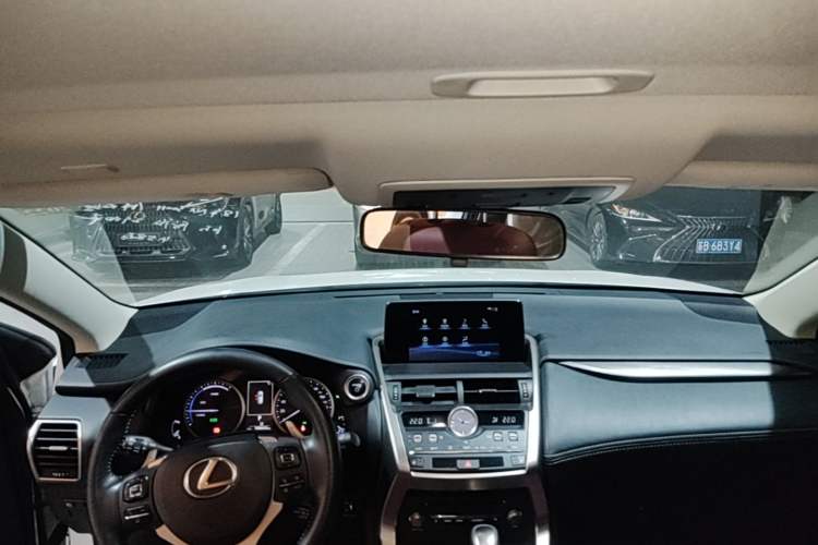 Used Lexus NX 2018 300h Front-Wheel-Drive FENGSHANG Version China V Emission Standard Headliner