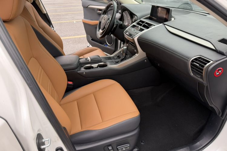Used Lexus NX 2018 300 Front-Drive Freeline Edition Interior 11