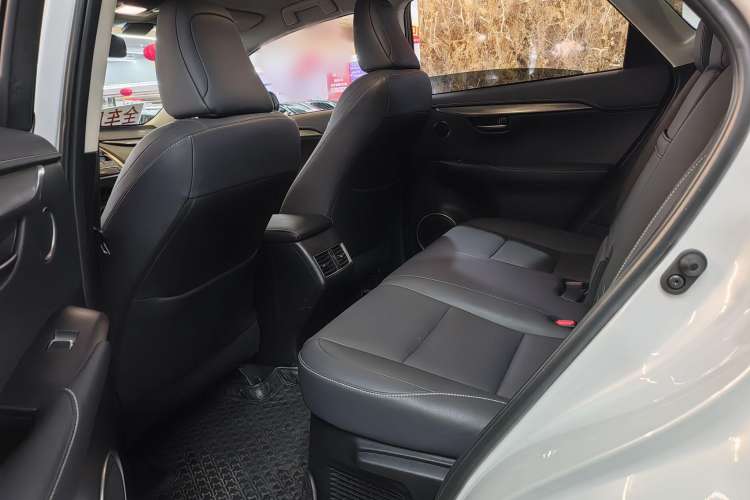 Used Lexus NX 2018 300 Front-Drive Freeline Edition Interior 3