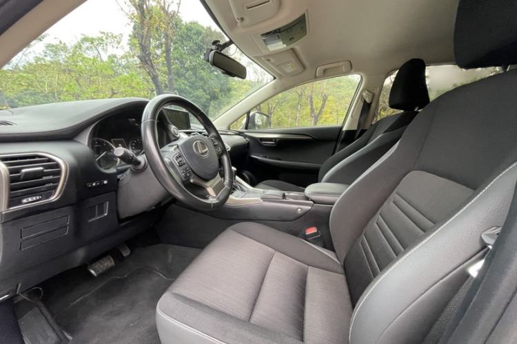 Used Lexus NX 2018 200 Front-Wheel-Drive Xingxing Edition China VI Standard Interior 3