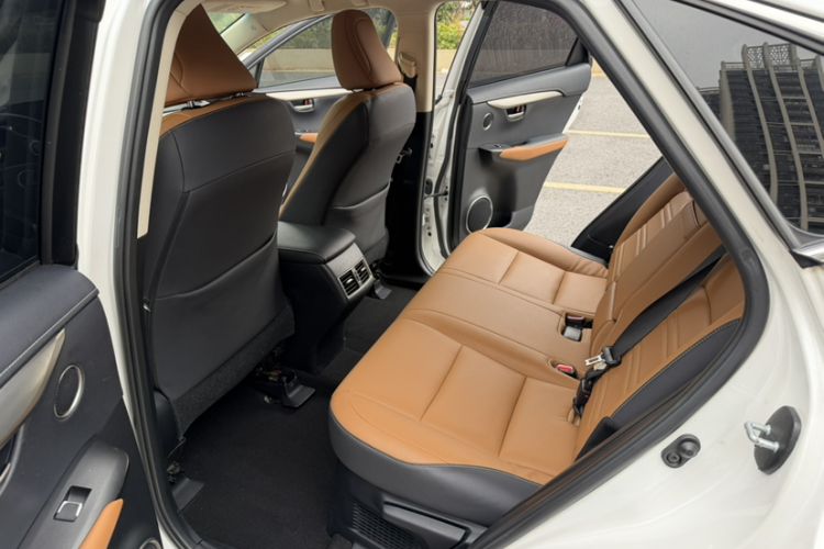 Used Lexus NX 2018 300 Front-Drive Freeline Edition Interior 4