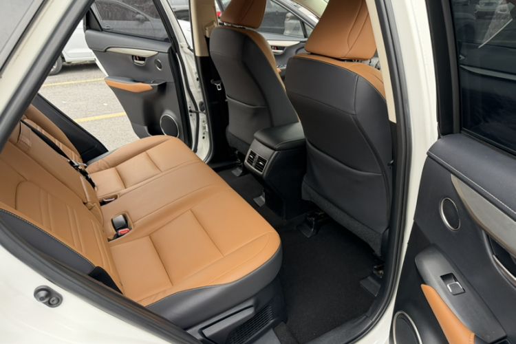 Used Lexus NX 2018 300 Front-Drive Freeline Edition Interior 7