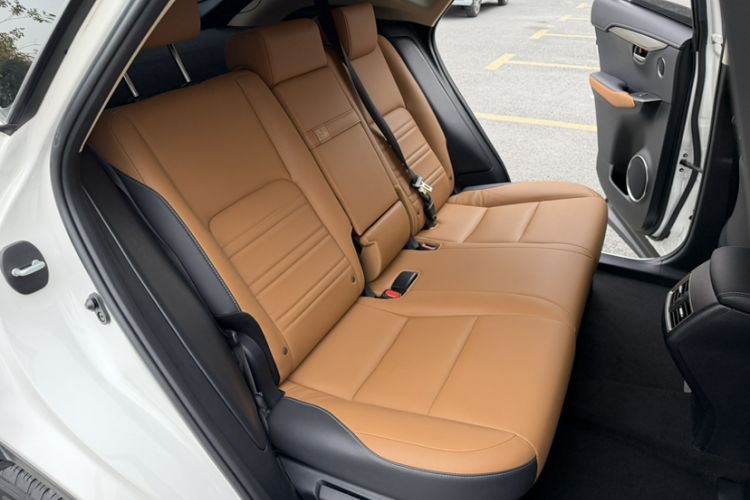 Used Lexus NX 2018 300 Front-Drive Freeline Edition Interior 9