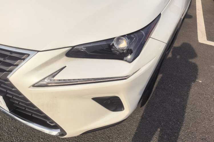 Used Lexus NX 2018 300h Front-Wheel-Drive FENGSHANG Version China V Emission Standard Left Front Headlight