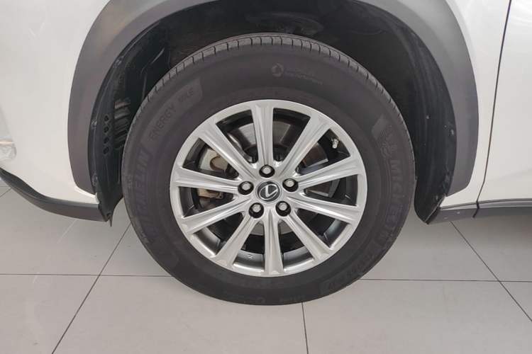 Used Lexus NX 2018 200 Front-Wheel-Drive X-Trail Version China V Standard Left Front Wheel Hub