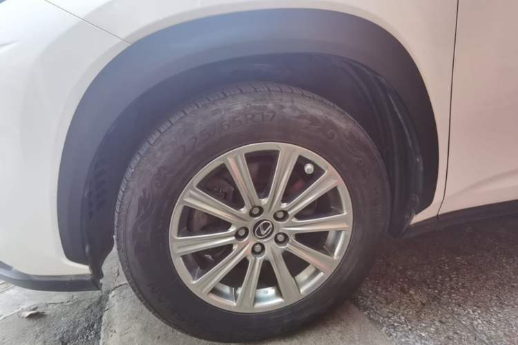 Used Lexus NX 2018 300 Front-Drive Freeline Edition Left Front Wheel Hub