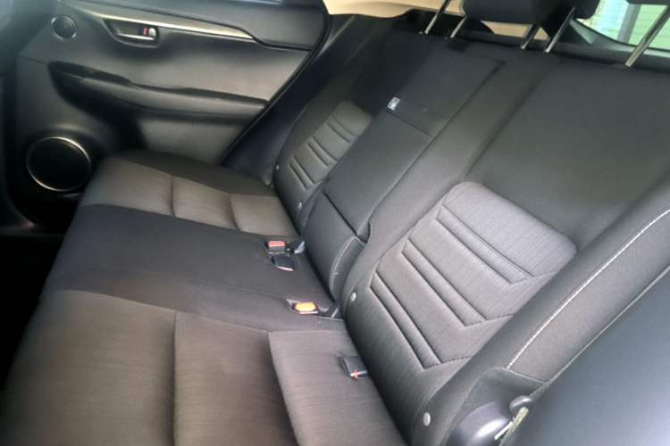 Used Lexus NX 2018 200 Front-Wheel-Drive Xingxing Edition China VI Standard Left Rear Seat