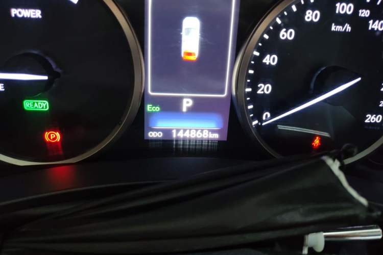 Used Lexus NX 2018 300h Front-Wheel-Drive FENGSHANG Version China V Emission Standard Odometer Close Up