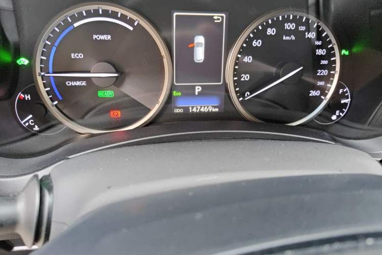 Used Lexus NX 2018 300h Front-Wheel-Drive FENGSHANG Version China V Emission Standard Odometer Close Up