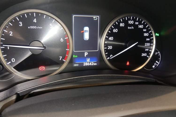 Used Lexus NX 2018 300 All-Wheel Drive Fēngshàng Edition Odometer Close Up