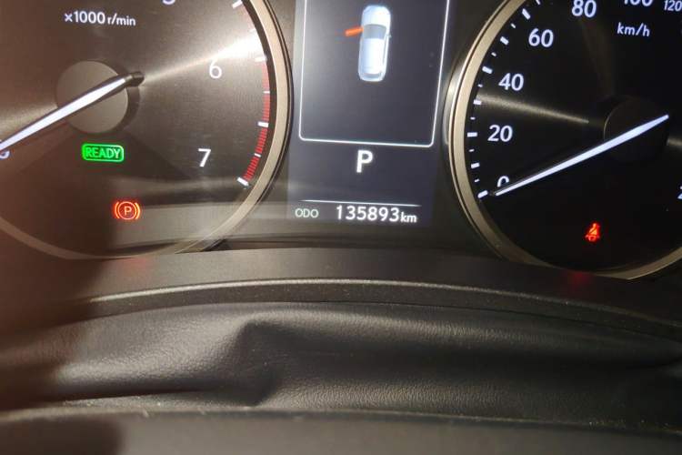 Used Lexus NX 2018 300h All-Wheel-Drive FENGZHI Edition China V Emission Standard Odometer Close Up