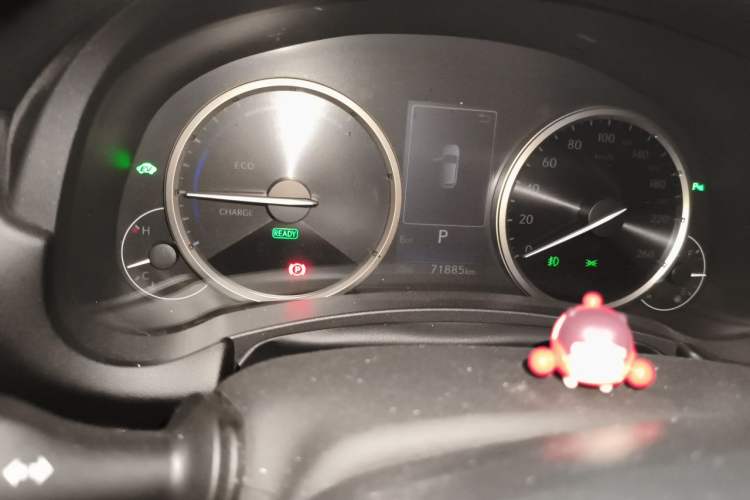 Used Lexus NX 2018 300h Front-Wheel-Drive FENGSHANG Version China V Emission Standard Odometer Close Up