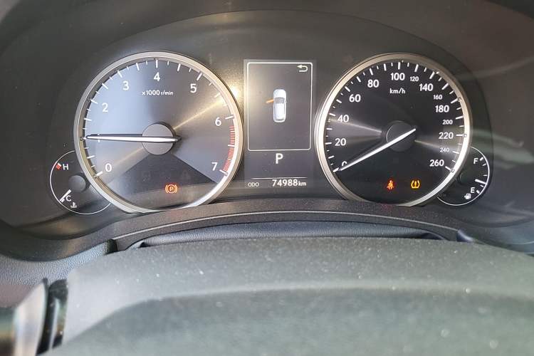 Used Lexus NX 2018 200 Front-Wheel-Drive Xingxing Edition China VI Standard Odometer Close Up