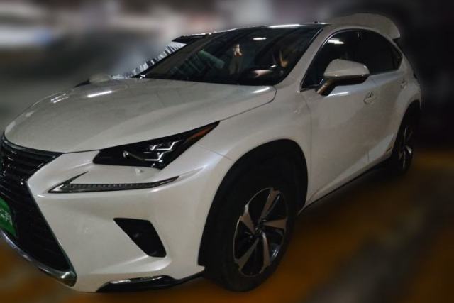 Lexus NX 2018 300h All-Wheel-Drive FENGZHI Edition China V Emission Standard de segunda mano