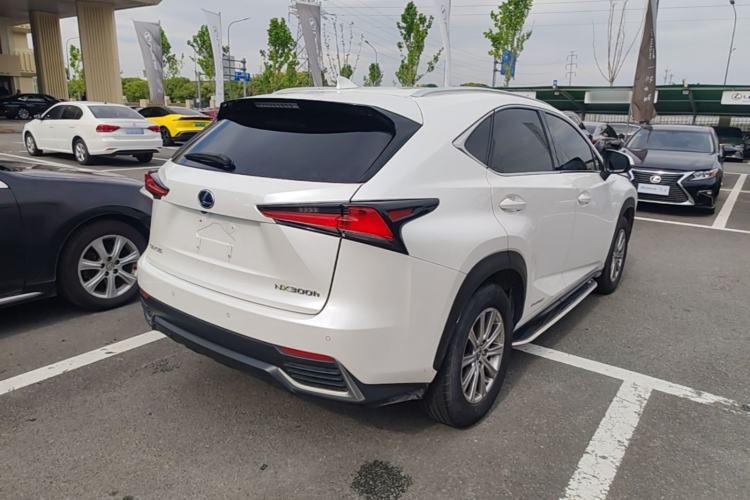 Used Lexus NX 2018 300h Front-Wheel-Drive FENGSHANG Version China V Emission Standard Rear Right 45 Deg