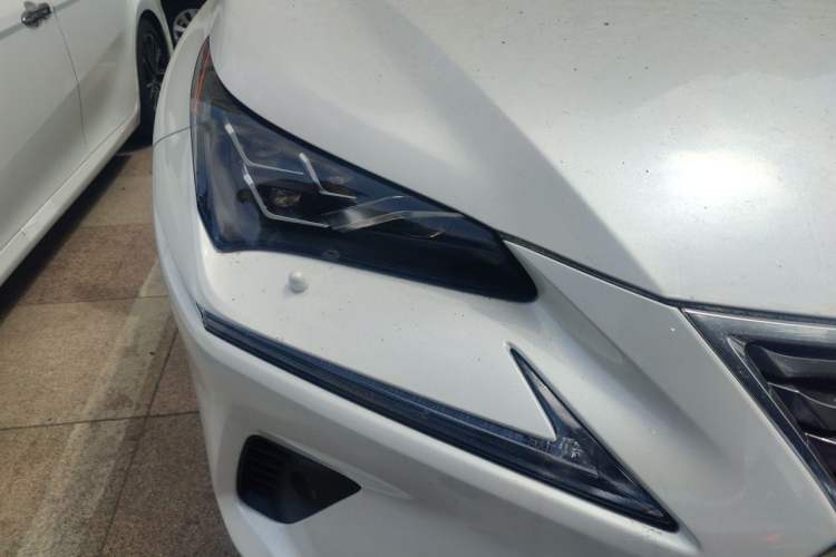 Used Lexus NX 2018 300h All-Wheel-Drive FENGZHI Edition China V Emission Standard Right Front Headlight