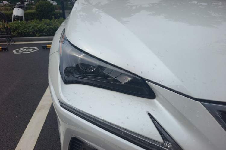 Used Lexus NX 2018 300 Front-Drive Freeline Edition Right Front Headlight