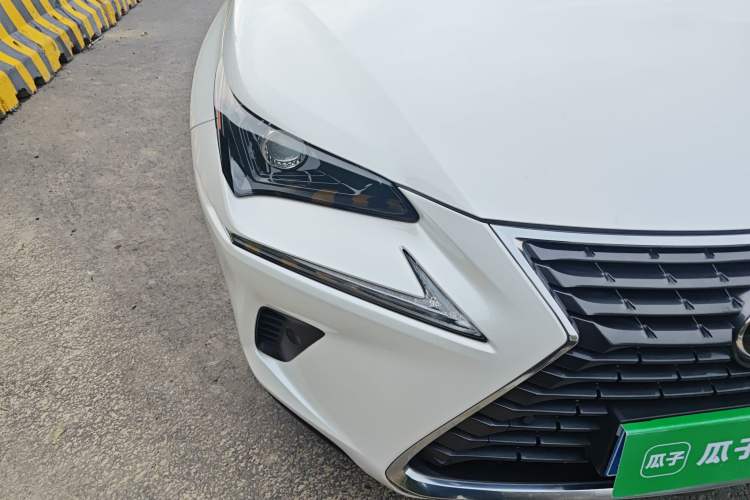 Used Lexus NX 2018 300 Front-Drive Freeline Edition Right Front Headlight