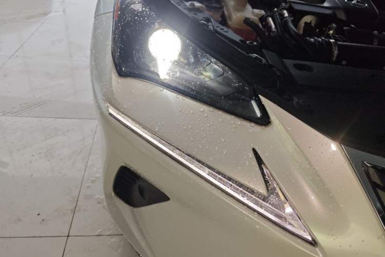 Used Lexus NX 2018 300 Front-Drive Freeline Edition Right Front Headlight