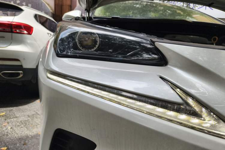 Used Lexus NX 2018 300 Front-Drive Freeline Edition Right Front Headlight