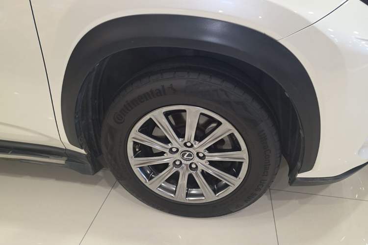 Used Lexus NX 2018 300 Front-Drive Freeline Edition Right Front Wheel Hub