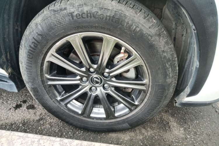 Used Lexus NX 2018 300 Front-Drive Freeline Edition Right Front Wheel Hub