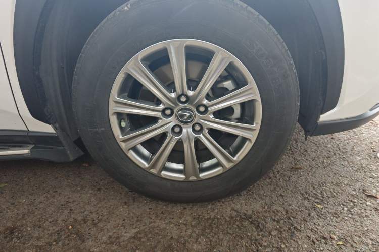 Used Lexus NX 2018 200 Front-Wheel-Drive Xingxing Edition China VI Standard Right Front Wheel Hub