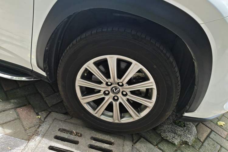 Used Lexus NX 2018 200 All-Wheel Drive FENGSHANG Version China VI Standard Right Front Wheel Hub