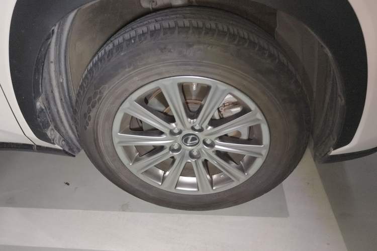 Used Lexus NX 2018 200 All-Wheel Drive FENGSHANG Version China VI Standard Right Front Wheel Hub