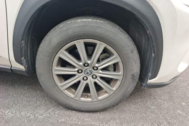 Used Lexus NX 2018 200 Front-Wheel-Drive X-Trail Version China V Standard Right Front Wheel Hub