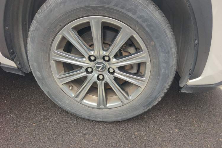 Used Lexus NX 2018 300 Front-Drive Freeline Edition Right Front Wheel Hub