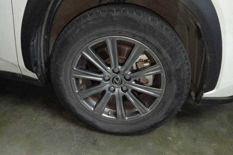 Used Lexus NX 2018 200 Front-Wheel-Drive Xingxing Edition China VI Standard Right Front Wheel Hub
