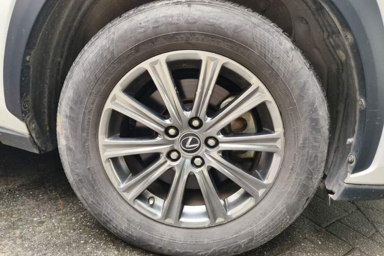 Used Lexus NX 2018 300 Front-Drive Freeline Edition Right Front Wheel Hub