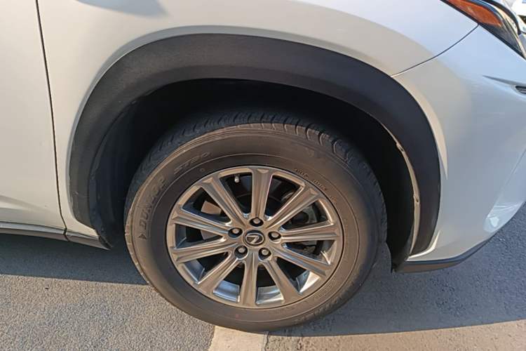 Used Lexus NX 2018 200 Front-Wheel-Drive Xingxing Edition China VI Standard Right Front Wheel Hub
