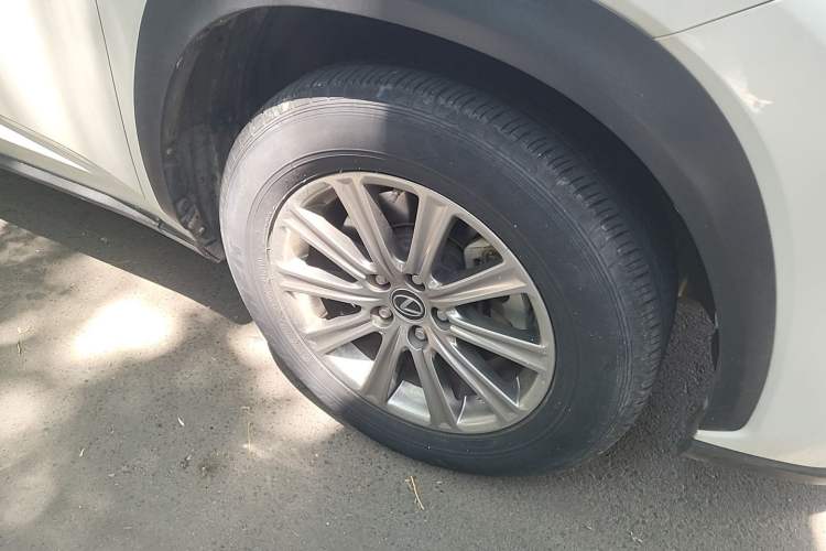 Used Lexus NX 2018 200 Front-Wheel-Drive Xingxing Edition China VI Standard Right Front Wheel Hub