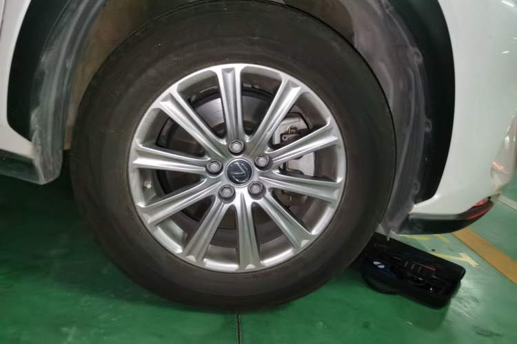 Used Lexus NX 2018 200 Front-Wheel-Drive X-Trail Version China V Standard Right Front Wheel Hub
