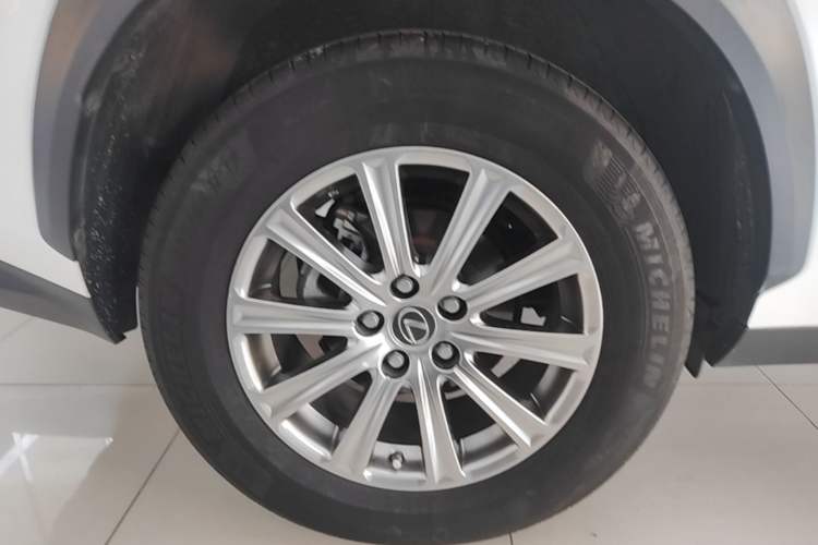 Used Lexus NX 2018 200 Front-Wheel-Drive X-Trail Version China V Standard Right Rear Wheel Hub