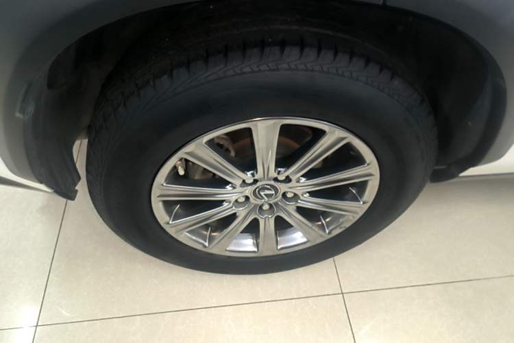 Used Lexus NX 2018 200 Front-Wheel-Drive Xingxing Edition China VI Standard Right Rear Wheel Hub