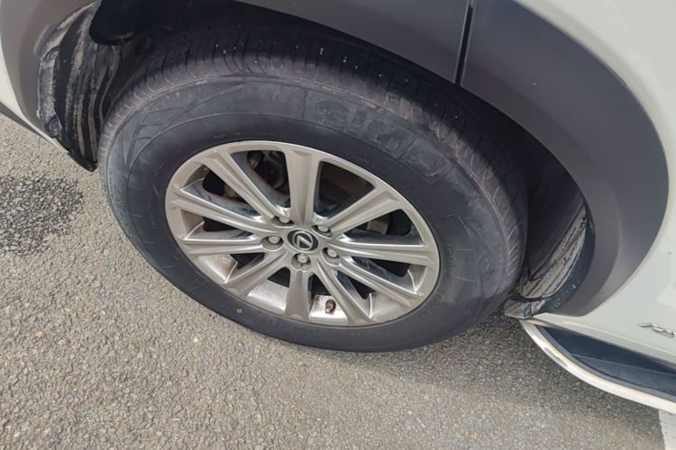 Used Lexus NX 2018 300h Front-Wheel-Drive FENGSHANG Version China V Emission Standard Right Rear Wheel Hub