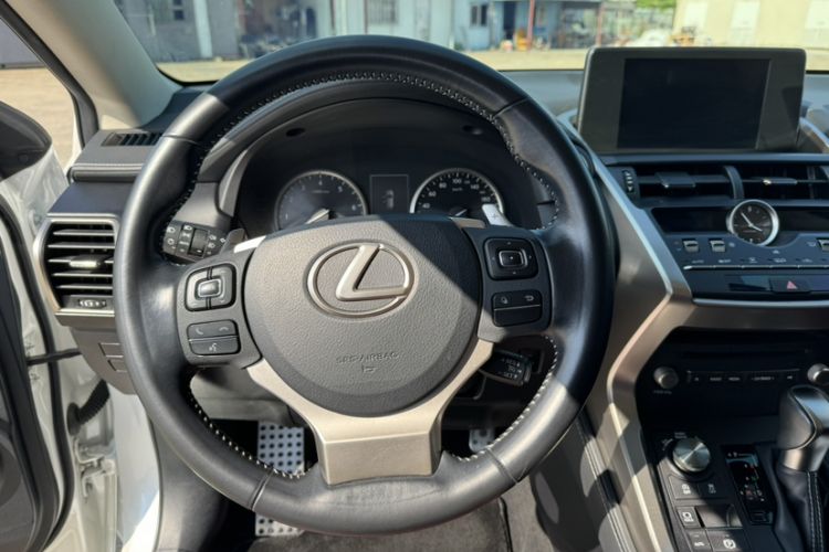 Used Lexus NX 2018 200 Front-Wheel-Drive Xingxing Edition China VI Standard Steering Wheel