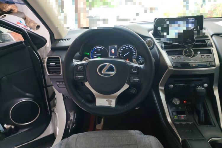 Used Lexus NX 2018 300h Front-Wheel-Drive FENGSHANG Version China V Emission Standard Steering Wheel