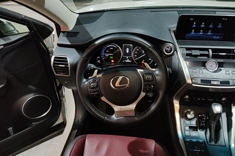 Used Lexus NX 2018 300h Front-Wheel-Drive FENGSHANG Version China V Emission Standard Steering Wheel