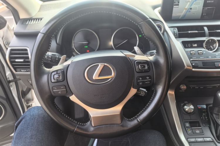 Used Lexus NX 2018 300h Front-Wheel-Drive FENGSHANG Version China V Emission Standard Steering Wheel