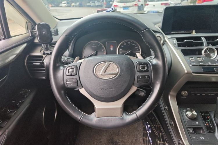 Used Lexus NX 2018 200 Front-Wheel-Drive Xingxing Edition China VI Standard Steering Wheel