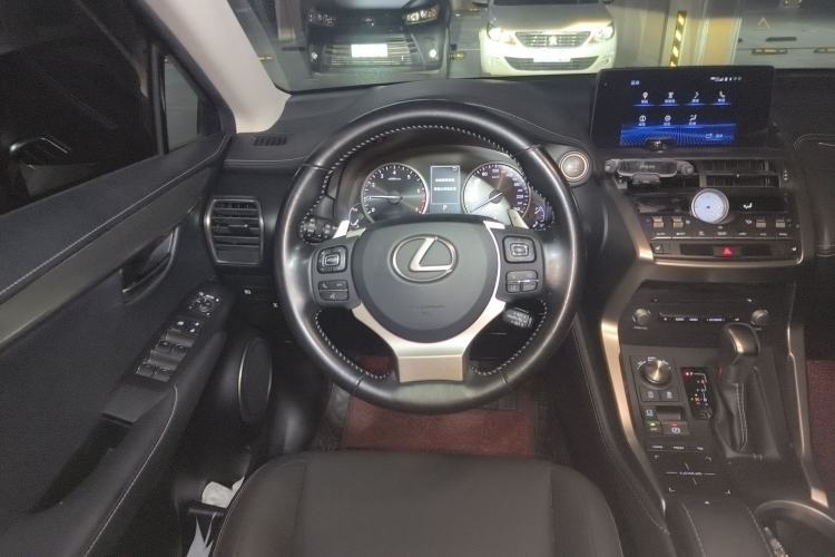 Used Lexus NX 2018 200 All-Wheel Drive FENGSHANG Version China VI Standard Steering Wheel